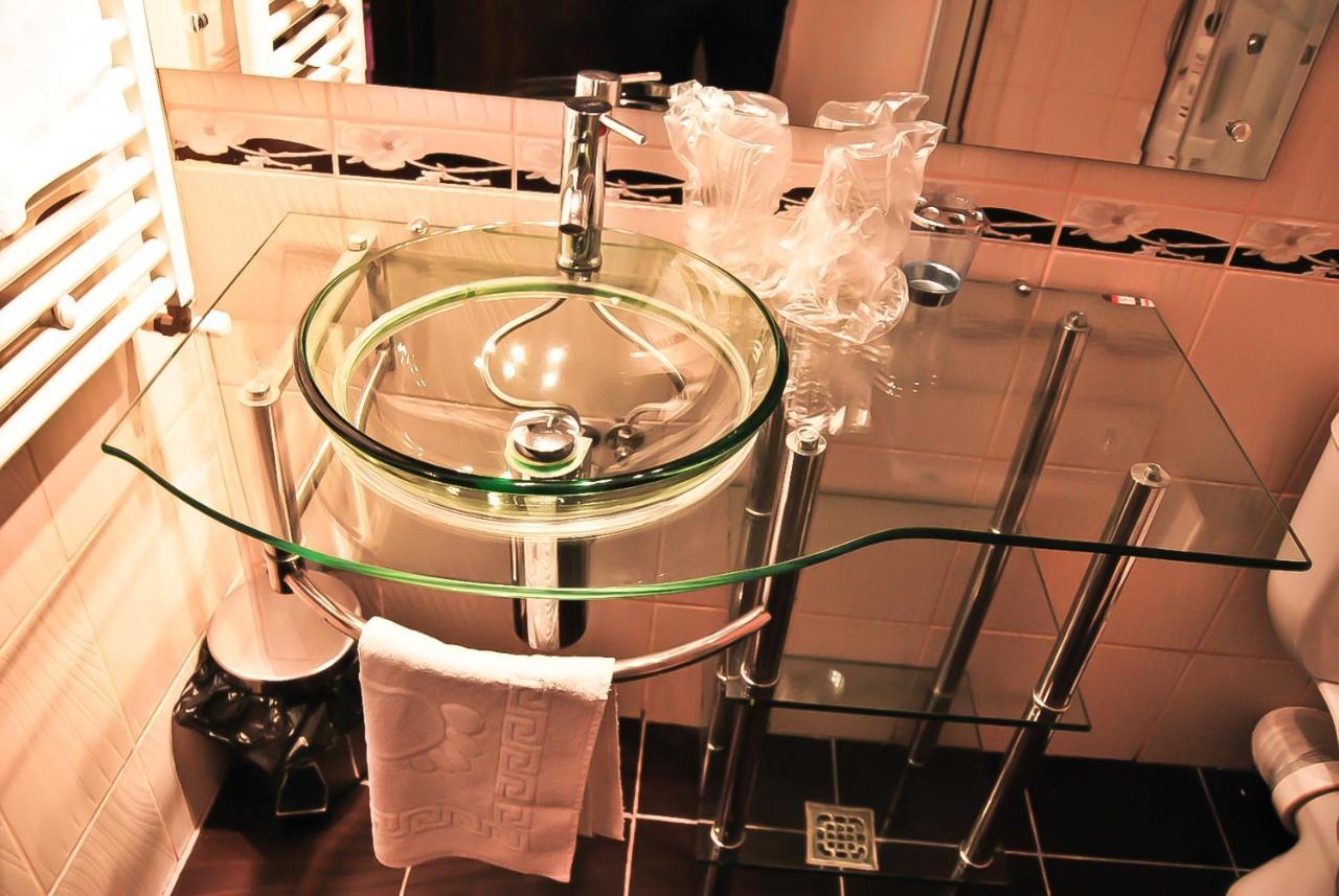 Hotel Magic Gt Trivale Pitesti Bagian luar foto
