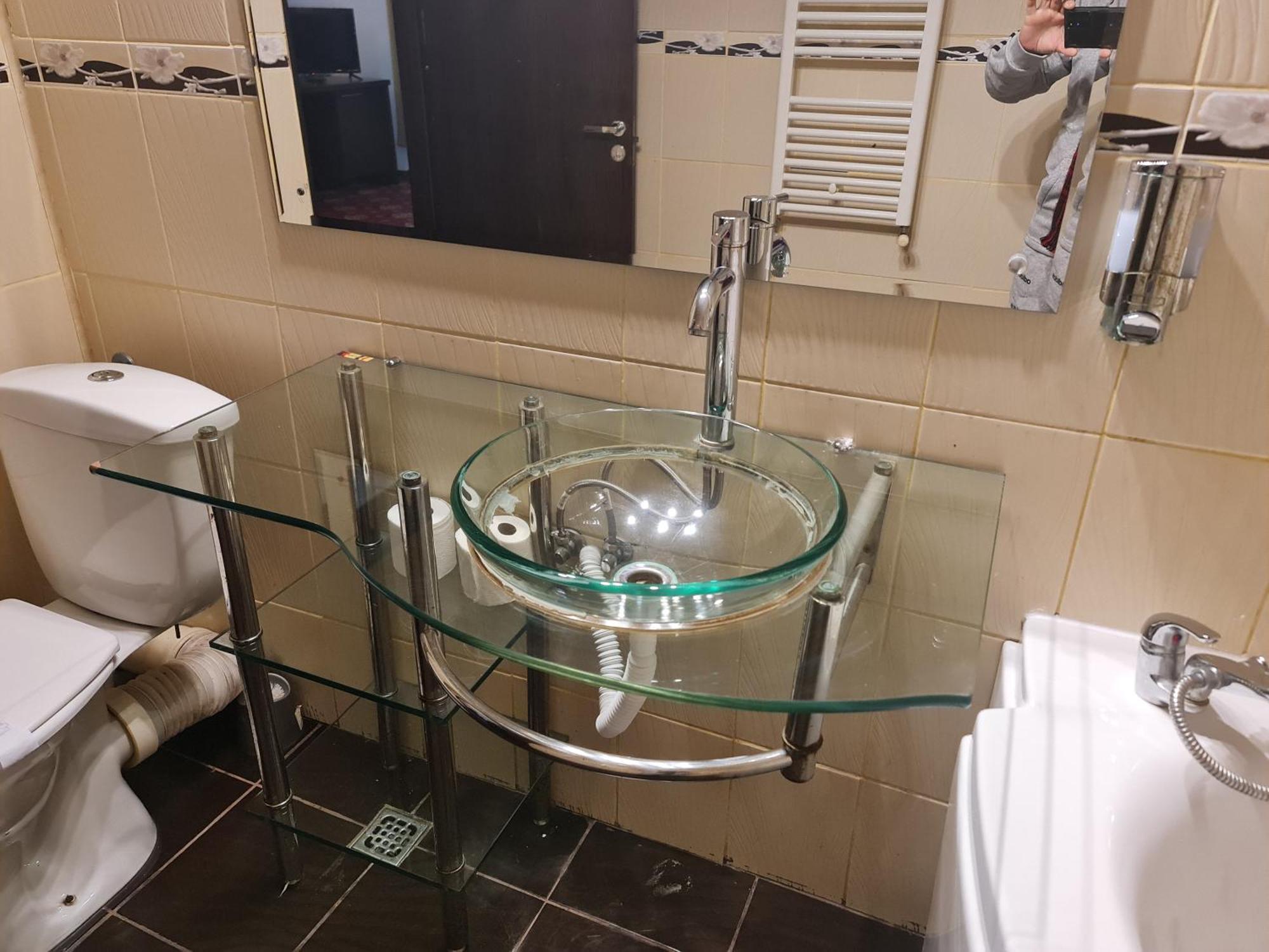 Hotel Magic Gt Trivale Pitesti Bagian luar foto