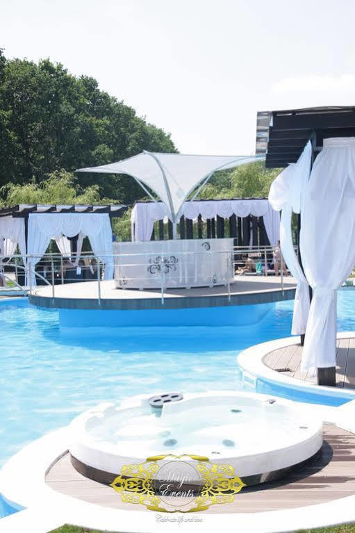 Hotel Magic Gt Trivale Pitesti Bagian luar foto