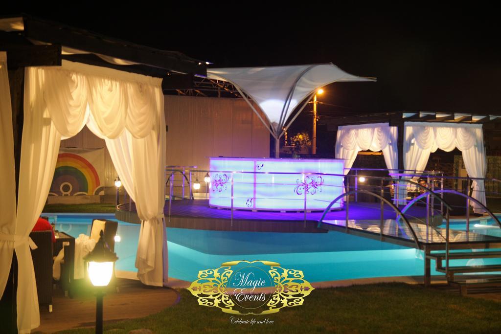 Hotel Magic Gt Trivale Pitesti Bagian luar foto